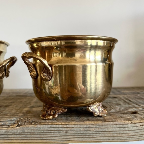 Brass footed jardinea planter pots with handles set of 2 - Picture 5 of 5